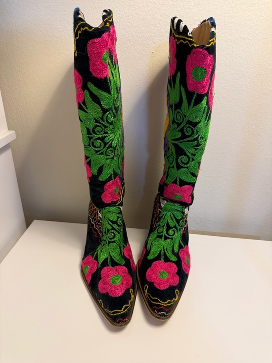 Shoes - Women's Knee-High Embroidered Floral Boots - Black with Pink & Green